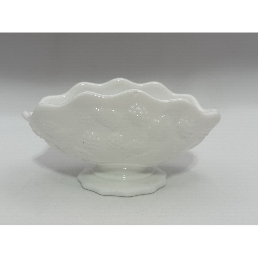 Vintage Fostoria Milk Glass Footed Candy Dish Bowl Berry Leaves Scalloped Edge